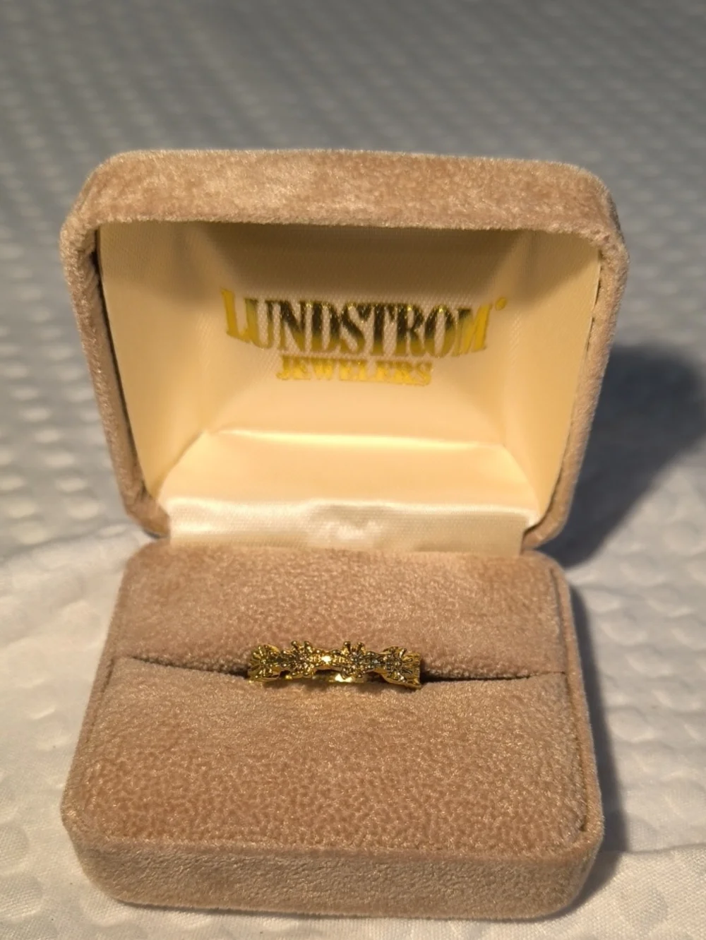 Gold Tone Floral Ring - L3